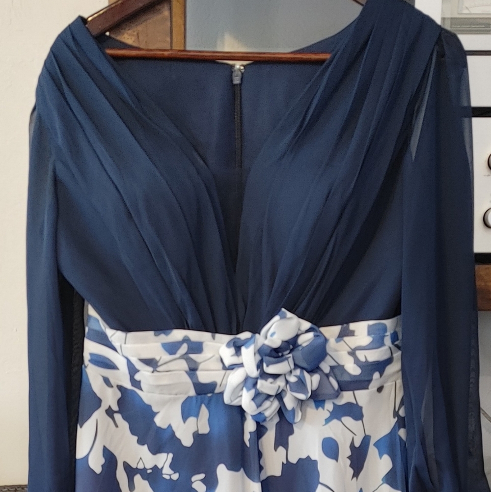 Elegant Navy Blue and White Floral Maxi Dress